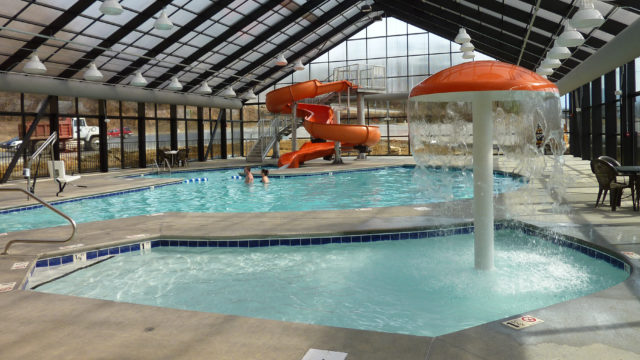 Grand smokies resort lodge pool